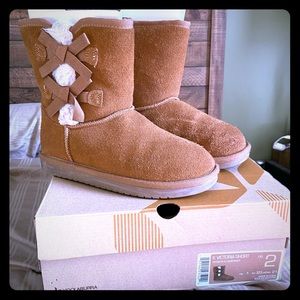 Koolaburra Victoria Short Boot